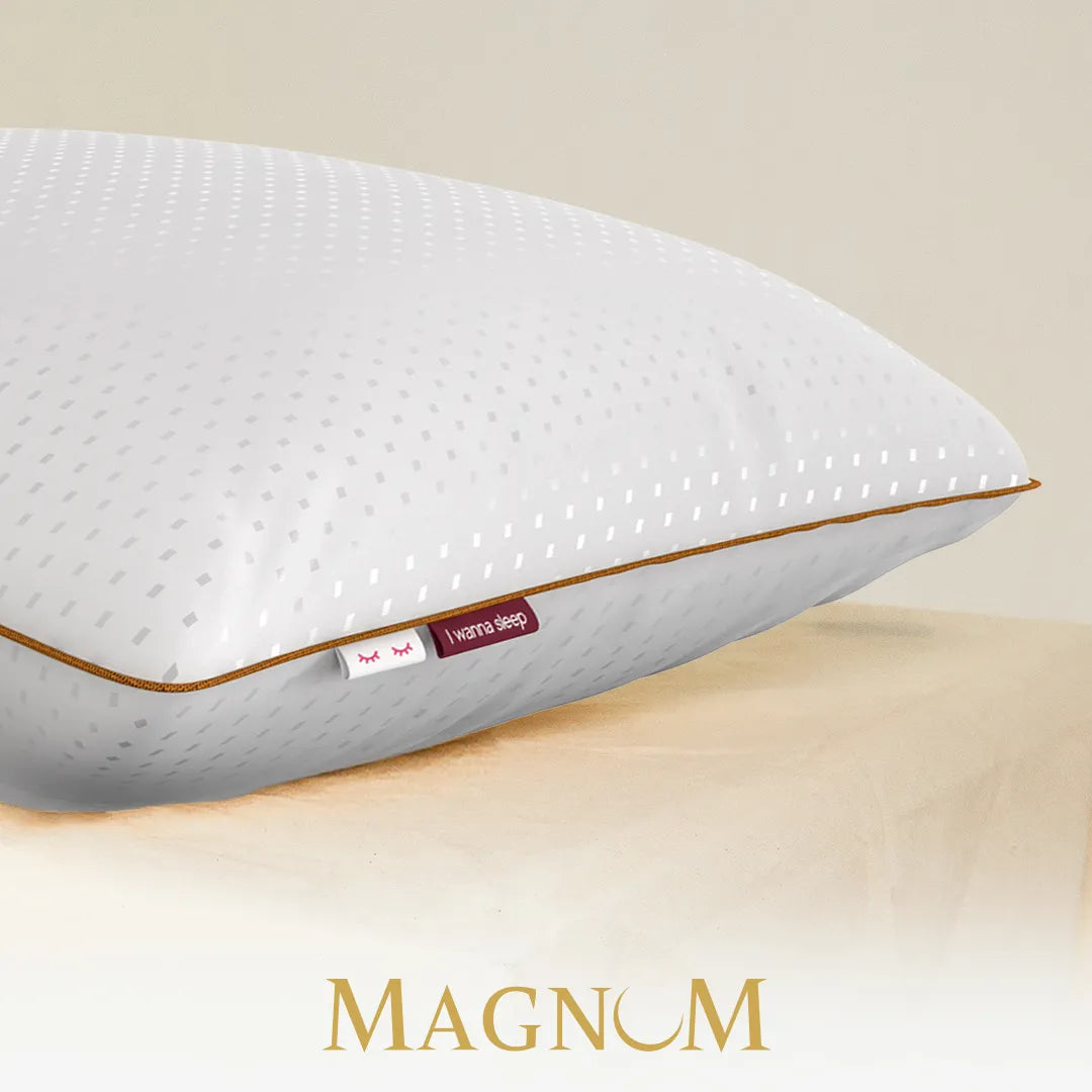 Foto do travesseiro magnum airfiber iws com fundo branco e logo do produto na parte inferior da imagem
