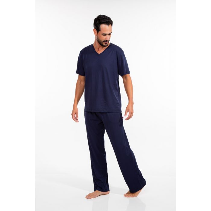 Pijama Masculino da cor Azul. Calça com bolsos laterais e amarração e Blusa manga curta com formato em gola V.